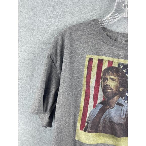 Chuck Norris American Flag Shirt Size XL Gray Short Sleeve Tee‎ Karate 80s Retro - Picture 2 of 8